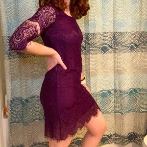 Scalloped Lace Shift Dress